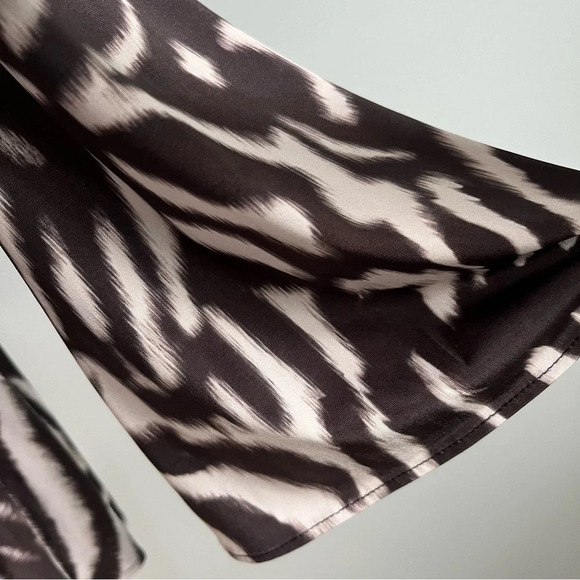 Zara NWT Zebra Animal Print Long Sleeve V-Neckline Stretch Dress Size Medium - Picture 10 of 15